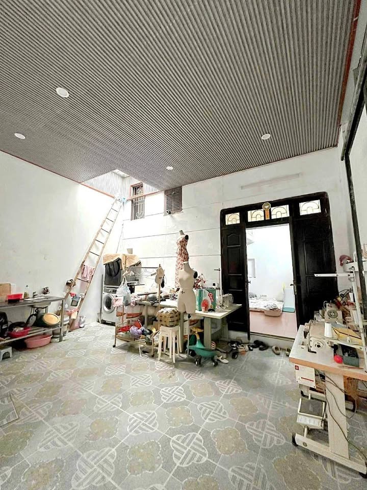 Nhà Âu Cơ Tây Hồ 53m² giá 10.6 tỷ - Lô góc 3 mặt thoáng, cơ hội hiếm có!