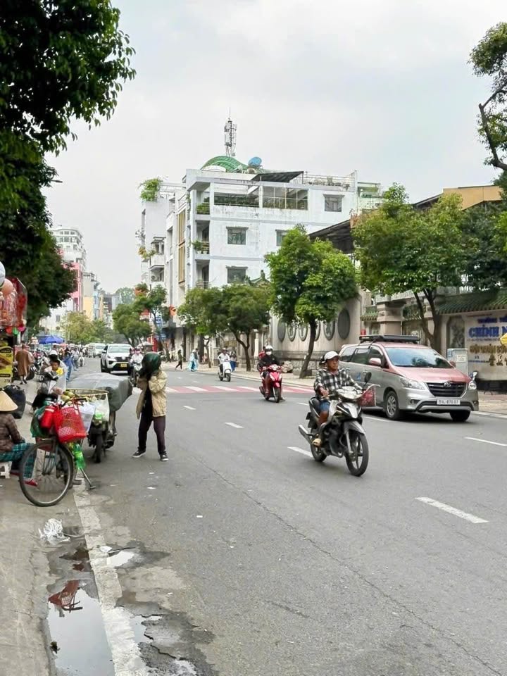 Nhà mặt tiền Nguyễn Trãi, Quận 5, 42.23m² giá 23.2 tỷ - Kinh doanh đỉnh cao!