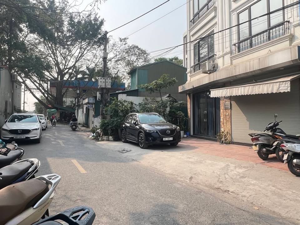 Bán gấp FrontHouse phố Trạm, Long Biên 110m² giá 10 tỷ - Kinh doanh đỉnh cao!