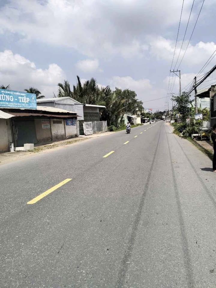 Nhà mặt tiền Đường tỉnh 885, Giồng Trôm, Bến Tre - Diện tích 700m², cơ hội đầu tư tuyệt vời!