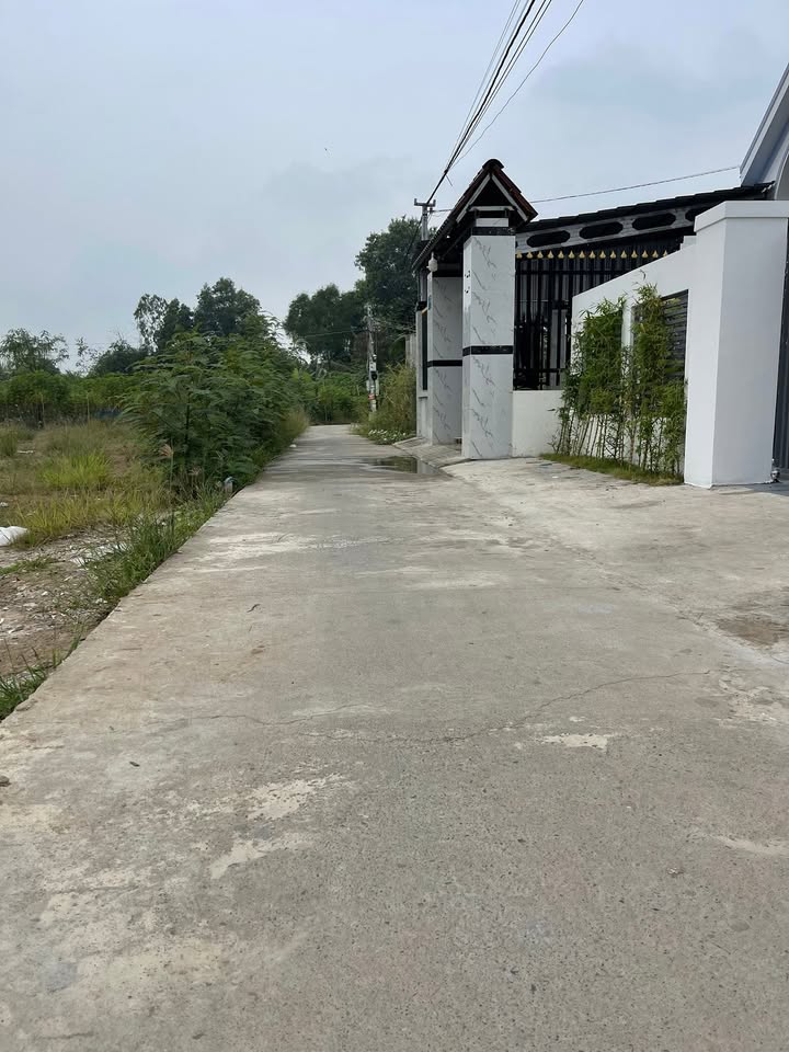 Nhà mới 100% tại ấp 1, xã Tân Tây, 175m² giá 1.9 tỷ - Sẵn sàng vào ở!