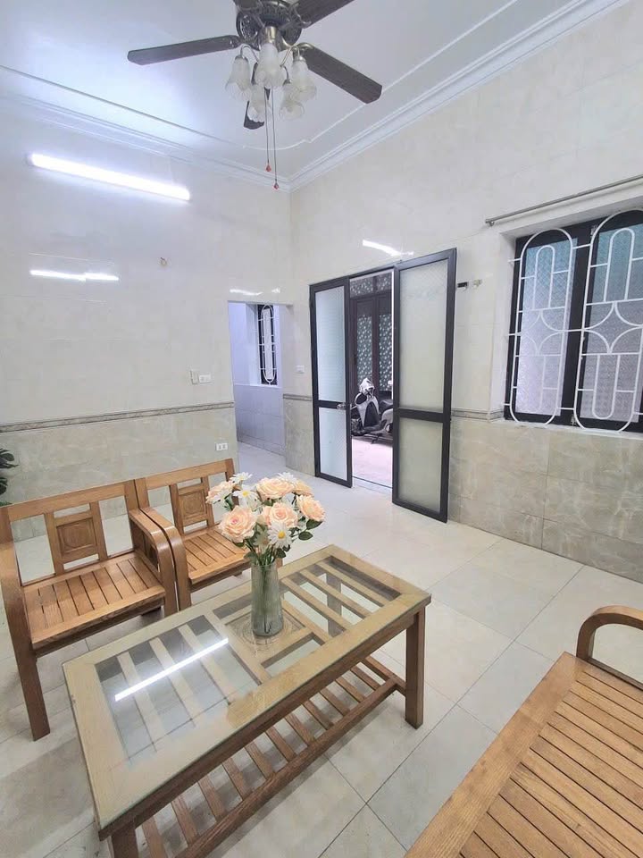 Nhà 2 tầng Ngõ 250 Thiên Lôi 25m² giá 1.69 tỷ - Chính chủ, pháp lý rõ ràng!