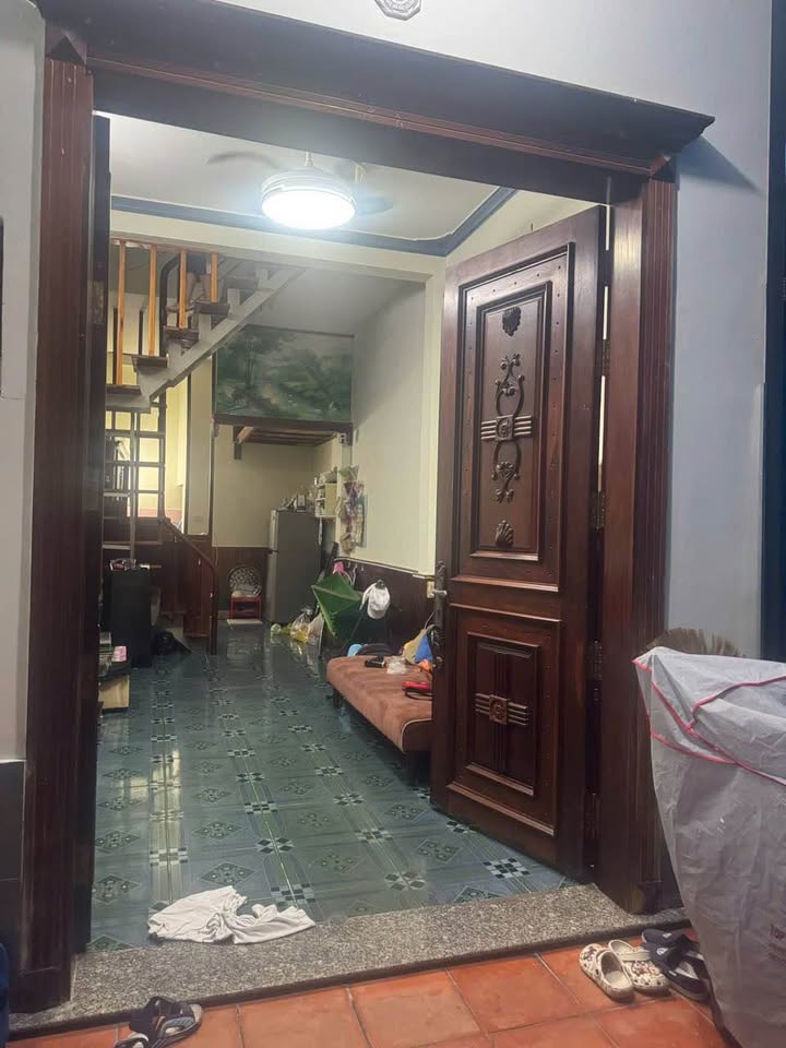 Nhà phố Dĩ An 35m² giá 2.05 tỷ - Sổ riêng, xe hơi vào tận nơi!