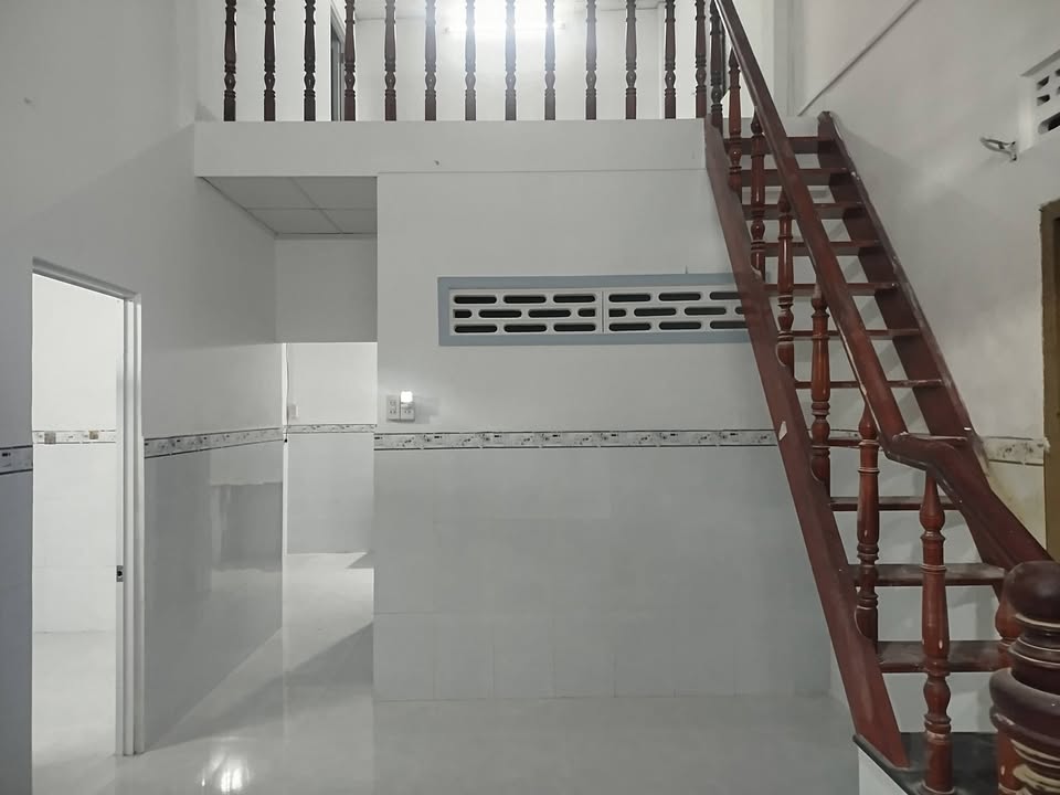 Nhà nguyên căn Vĩnh Trung Nha Trang 100m² giá 3,5 triệu - Sân rộng thoáng mát!