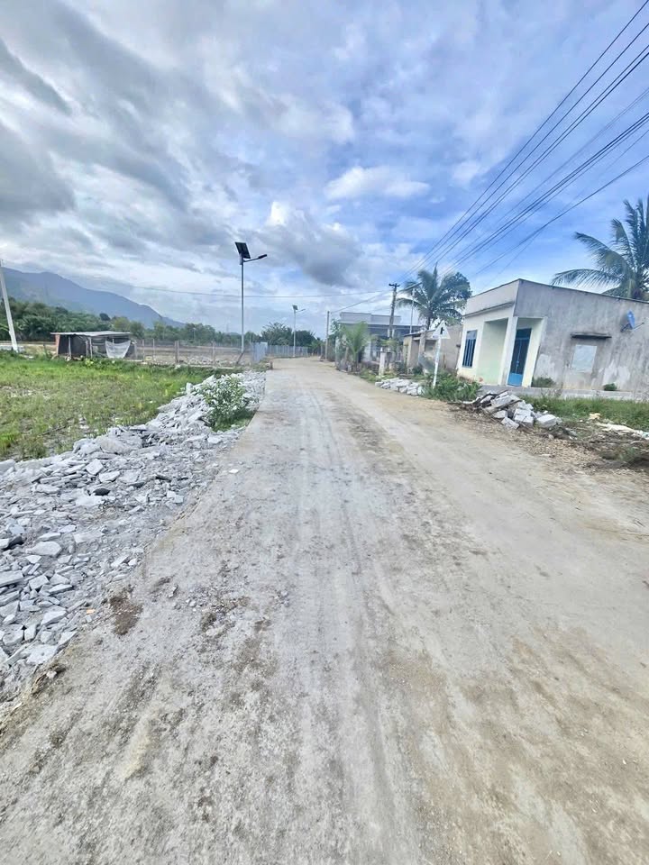 Đất thổ cư Suối Cát 175m² giá chỉ 1.05 tỷ - Sổ riêng, vị trí đắc địa!