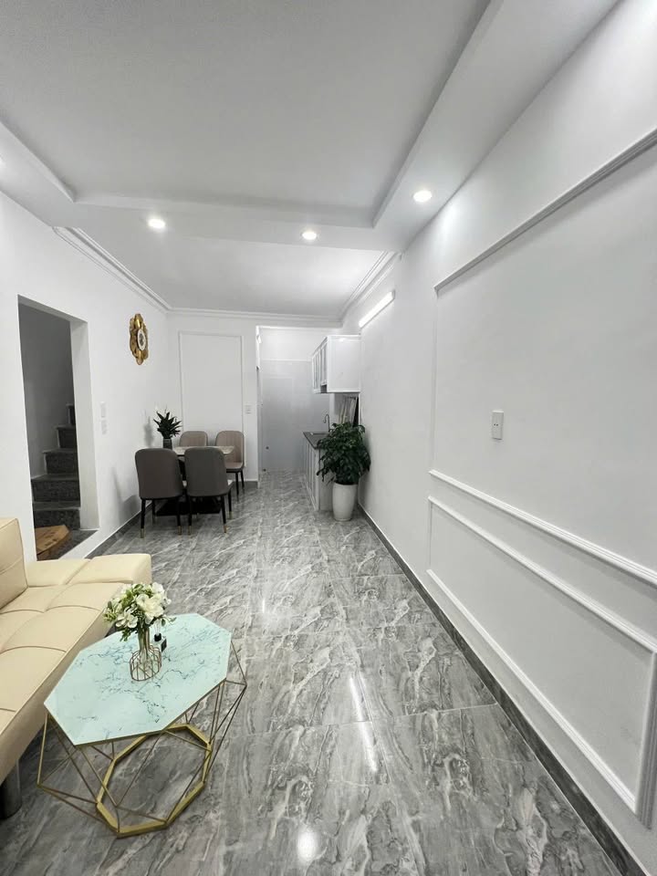 Bán nhà 2 tầng ngõ 128 Tôn Đức Thắng, 28m² giá 999 triệu - Nhà độc lập, đầy đủ tiện nghi!