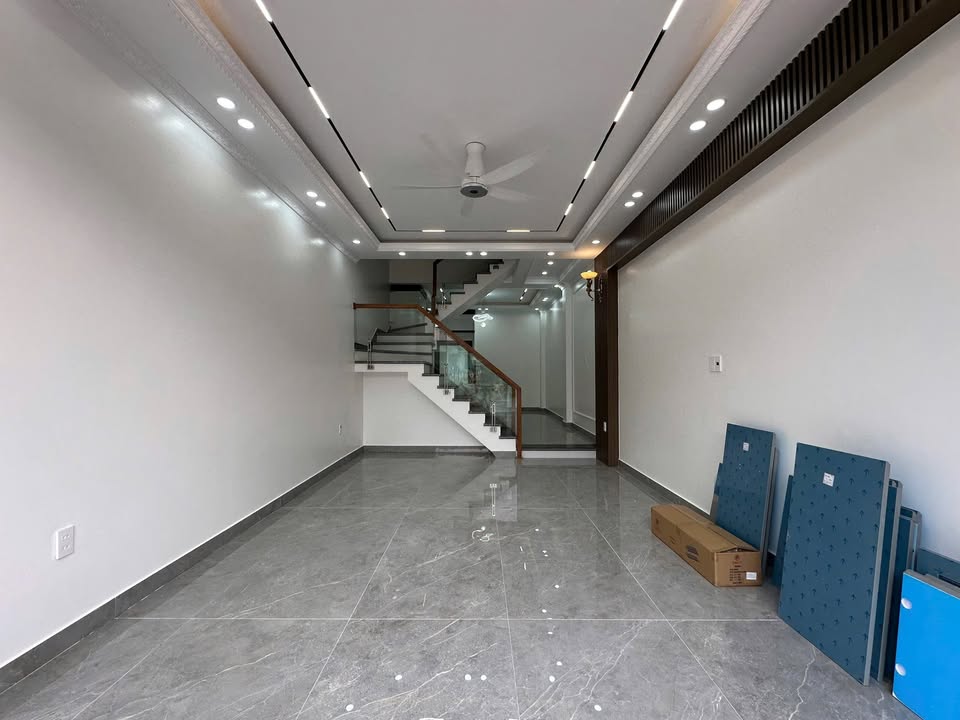 Nhà mặt đường Trần Bá Lương, phường Hưng Đạo, Hải Phòng 50m² giá 4.5 tỷ - Thiết kế hiện đại, kinh doanh thuận lợi!