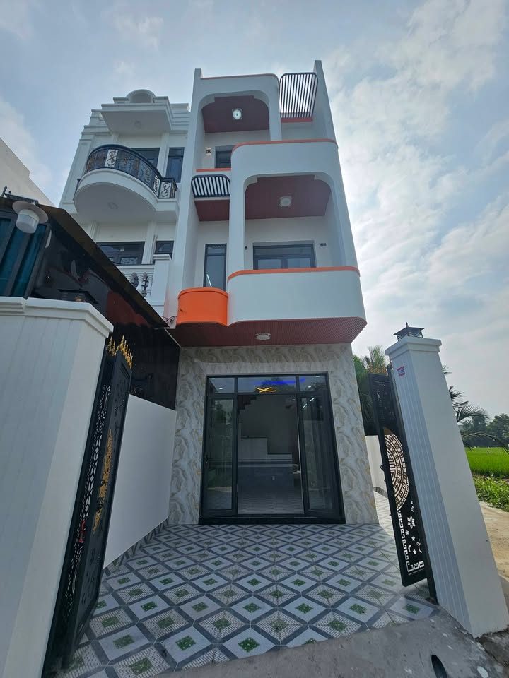 Nhà bán Tân Kim Cần Giuộc 126m² giá 2.5 tỷ - Sổ hồng riêng, thương lượng!