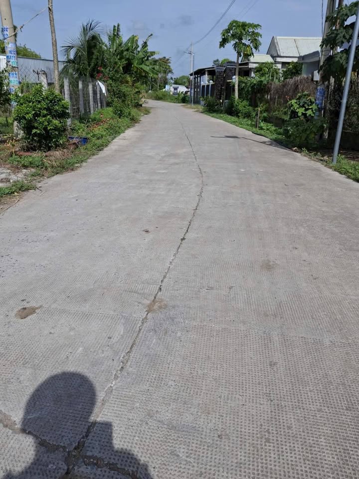 Đất nền Đức Hòa Thượng Long An 304m² giá 1.45 tỷ - Mặt tiền nở hậu, phong thủy tốt!