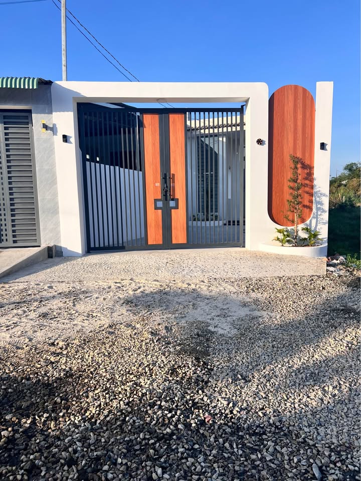 Nhà đẹp Trường An, Hòa Thành, Tây Ninh 100m² giá 1.49 tỷ - Không gian sống lý tưởng!