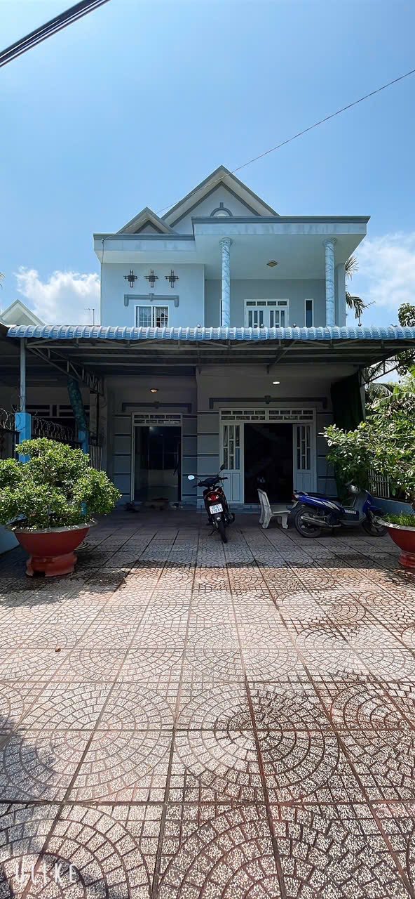 Nhà phố mặt tiền đường 854, xã Phú Hựu, Đồng Tháp 240.9m² - Giảm ngay 500 triệu!