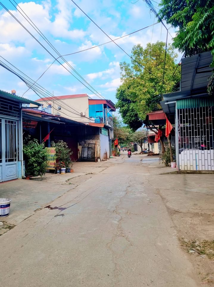 Đất nền tại đường Bản Lè, phường Trung Tâm, Nghĩa Lộ - Diện tích 94m², giá thỏa thuận hấp dẫn!