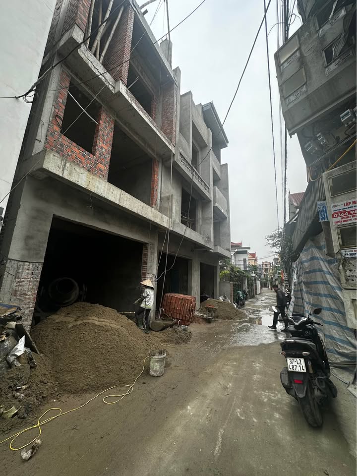 Nhà 3 tầng Phạm Đình Toái TP Vinh 61.5m² giá chỉ 4 tỷ - Sẵn sàng vào ở!