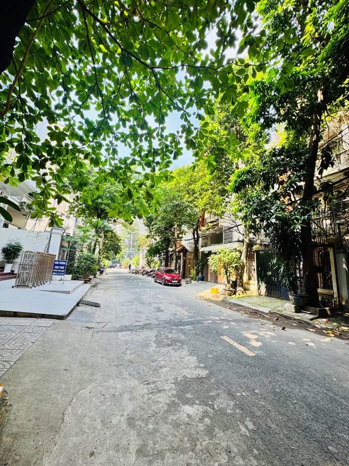 Nhà bán Tân Bình 90m² giá 20 tỷ - Hiếm vị trí đẹp, sổ A4!