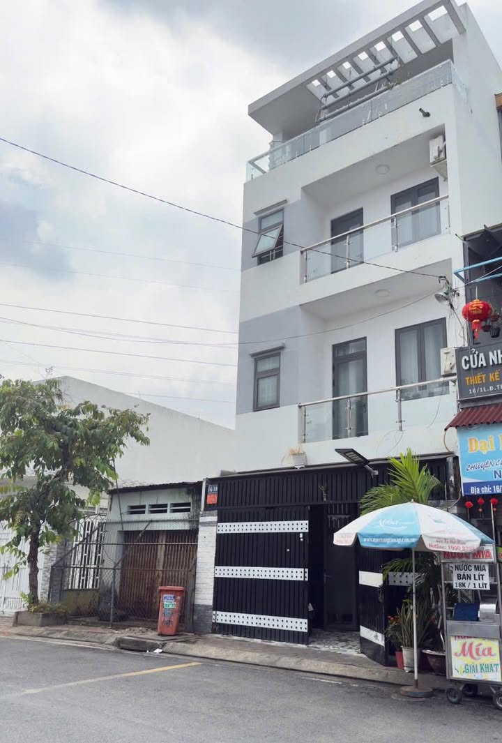 Nhà mặt tiền Bà Điểm 11, Hóc Môn 75m² giá 7 tỷ - Sẵn sàng thương lượng!