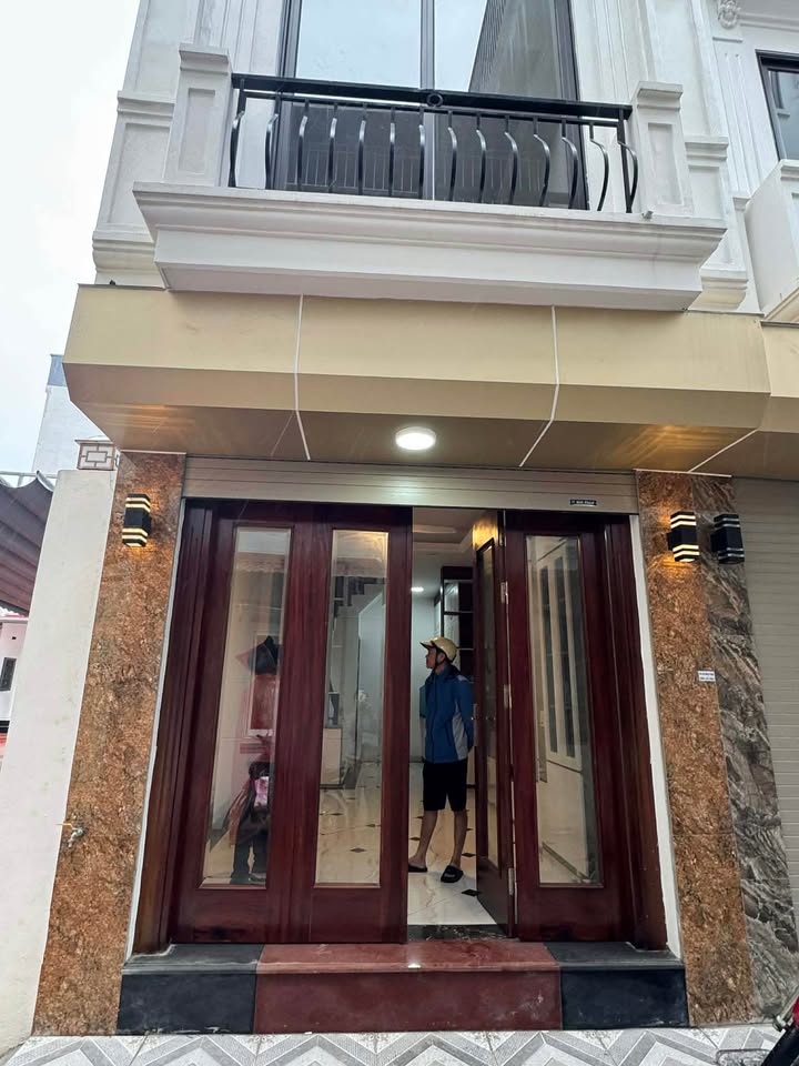 Nhà cho thuê 4,5 tầng Thượng Cát 3 phòng ngủ giá 6 triệu - Full nội thất tiện nghi!