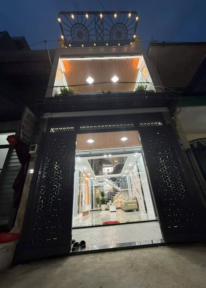 Bán nhà phố đường Hà Thị Khéo, quận 12, diện tích 127m² - Nhà đẹp, nội thất cao cấp, chỉ việc vào ở ngay!