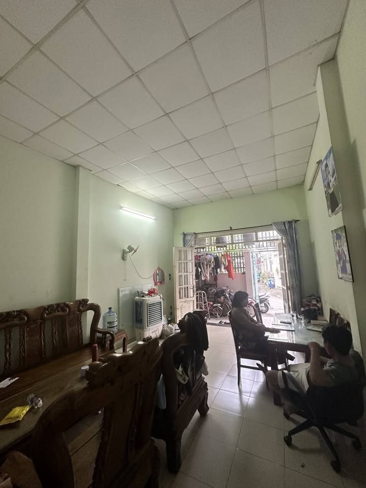Nhà cấp 4 đường Số 9, Linh Xuân, Thủ Đức 61m² giá 4 tỷ - Hẻm xe hơi tránh nhau!