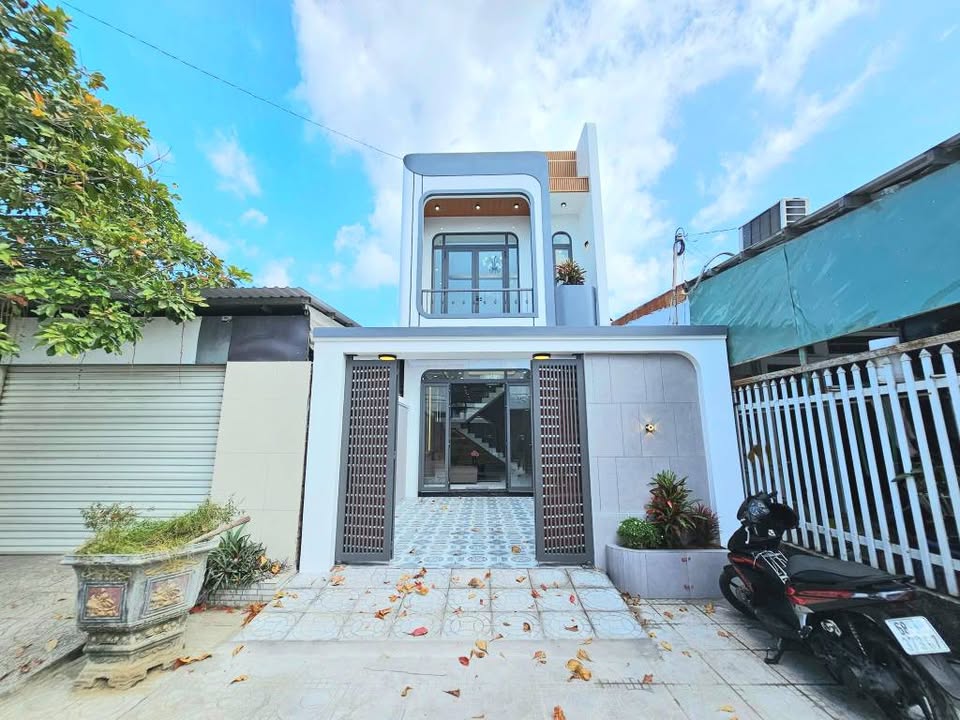 Nhà phố hiện đại 96m² giá 2.89 tỷ - Mặt tiền đường Tăng Bạt Hổ