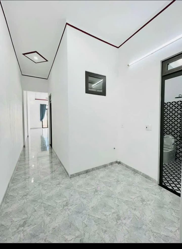 Nhà cấp 4 hẻm 412 Trường Sơn, Pleiku, 130m² - Giá chỉ 800 triệu, view ruộng đẹp!