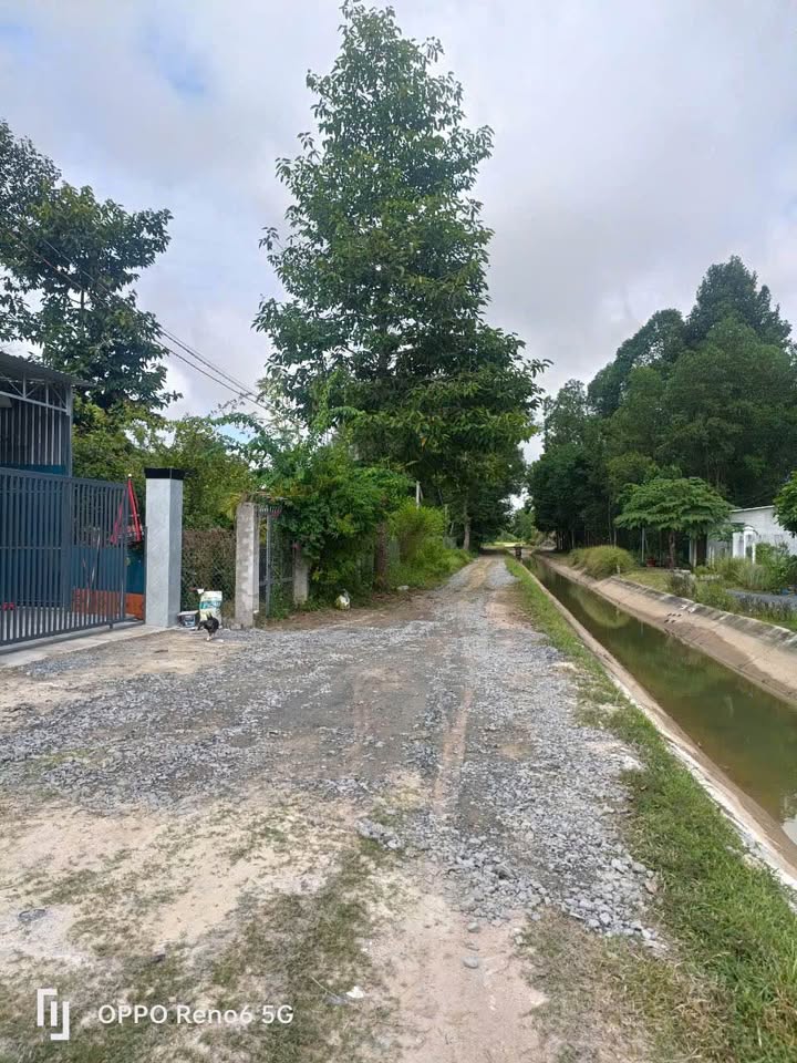 Nhà bán khu phố Thanh Hùng, phường Thanh Điền, Tây Ninh 400m² - Thiết kế tiện nghi, Sân ô tô