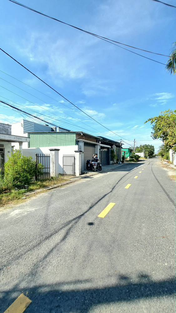 Nhà phố Hiệp Thạnh, TP Tây Ninh 276m² giá 1.75 tỷ - Nhà hướng Đông, đường nhựa 10m