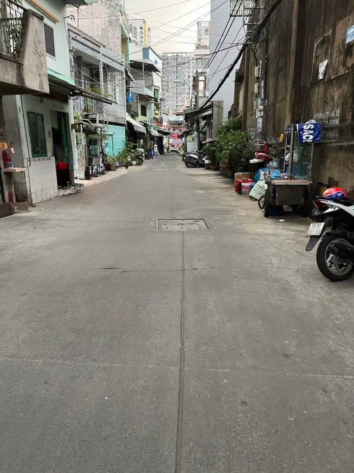 Nhà phố hẻm 1/ Phạm Phú Thứ, Quận 6, 35m² giá 4.75 tỷ - Vị trí thuận lợi, hẻm rộng rãi!