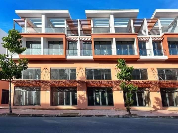 Cho thuê nhà mặt tiền đường Võ Nguyên Giáp, Trà Vinh, giá 15 triệu - Giao nhà hoàn thiện ngay!