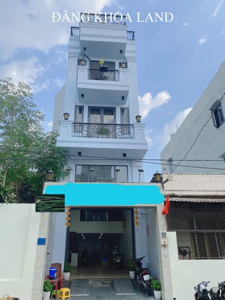 Nhà Mặt Tiền Đường Phạm Văn Đồng, Thủ Đức 111m² giá 15 tỷ - Thiết kế hiện đại, nở hậu!