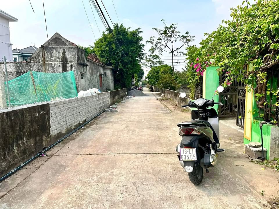 Đất thổ cư Xóm 5 Phúc Thắng 210m² giá 1 tỷ - Sổ đỏ chính chủ, sẵn sàng sang tên!