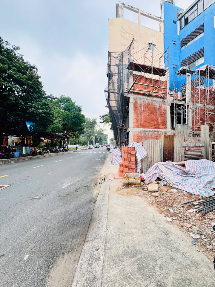 Nhà phố Phú Nhuận 49m² giá thỏa thuận - Mặt tiền Đặng Văn Sâm, sát công viên!