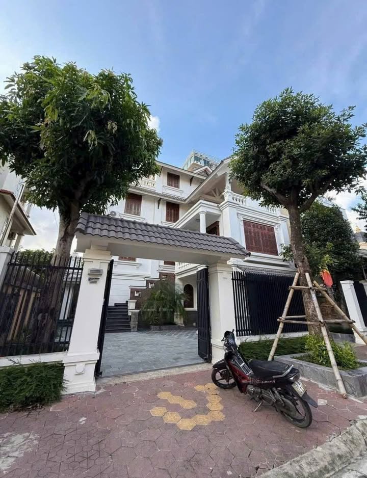 Biệt thự sân vườn Lê Hồng Phong, Hải Phòng 253m² giá 33 tỷ - Vị trí đắc địa, pháp lý rõ ràng!