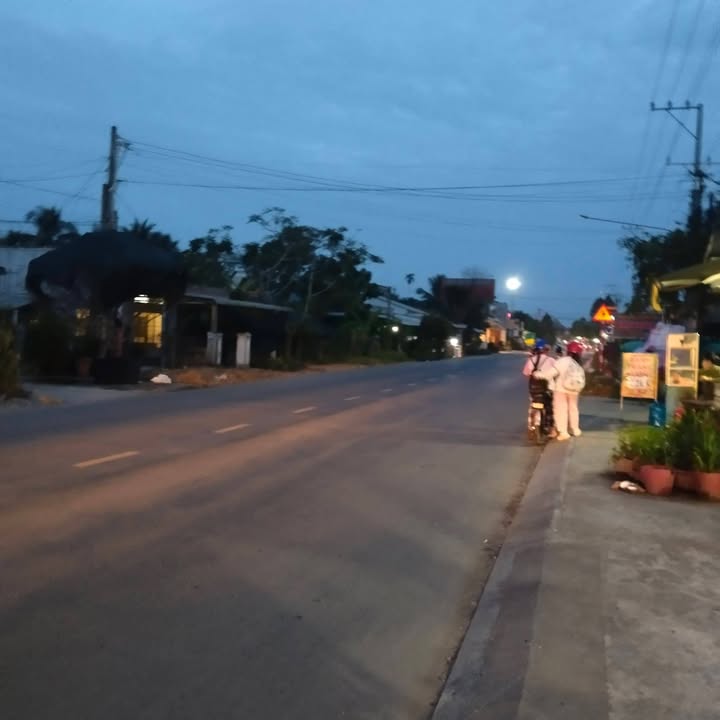 Nhà mặt tiền ĐT 885, thị trấn Giồng Trôm, 94.2m² - Thích hợp kinh doanh!