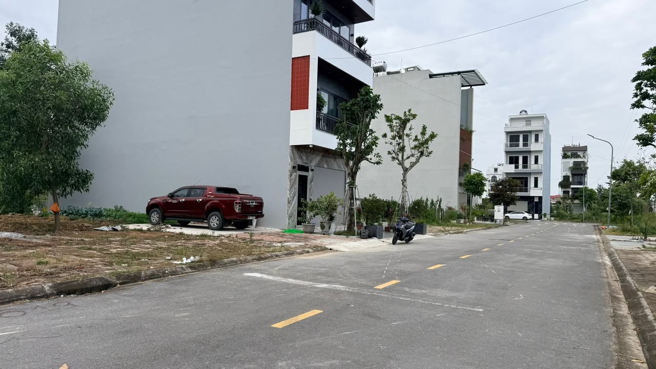 Đất nền đẹp tại Big C Bắc Giang 108m² giá chỉ 9.9 tỷ - Cơ hội đầu tư tuyệt vời!