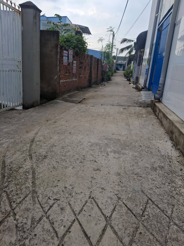 Đất thổ cư 186m² tại Ấp 4 Hiệp Phước, Nhơn Trạch - Sổ đỏ chính chủ, chỉ 2.2 tỷ!