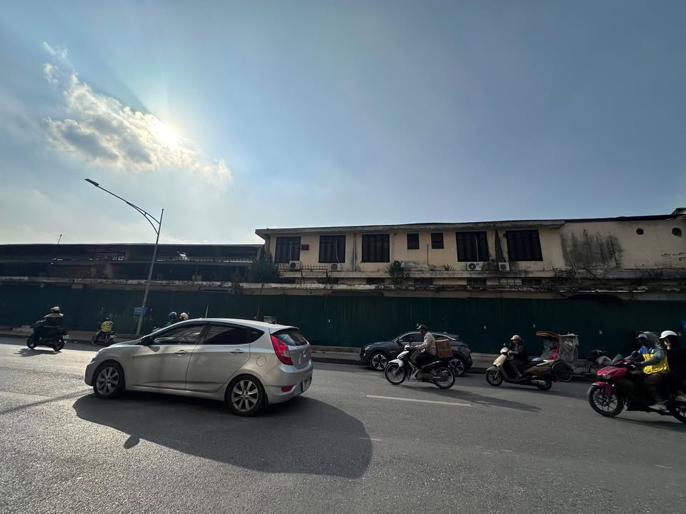 Cho thuê mặt bằng lớn phố Thái Thịnh 1.600m² - Cơ hội hiếm có cho doanh nghiệp!