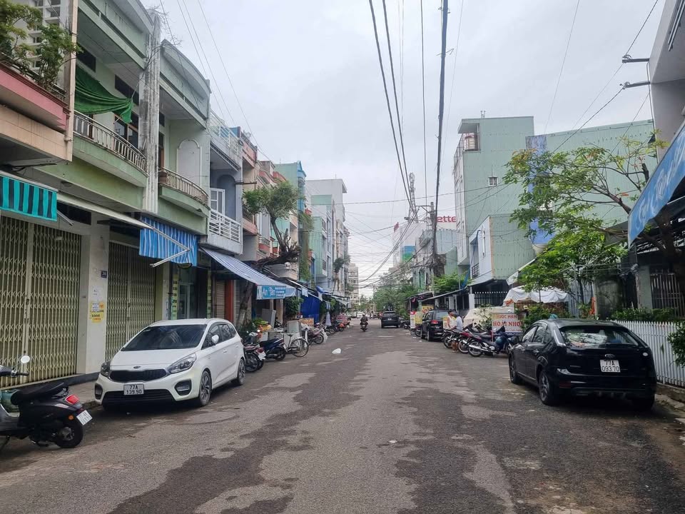 Nhà bán Phường Hải Cảng Quy Nhơn 60m² giá 3 tỷ - Nở hậu, ô tô vào tận nhà!