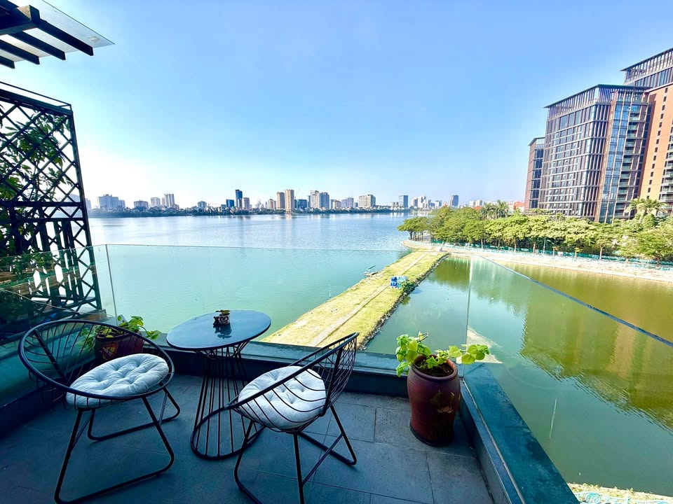 Căn hộ cho thuê tại Tây Hồ 130m² giá thỏa thuận - View Hồ Tây cực chill!