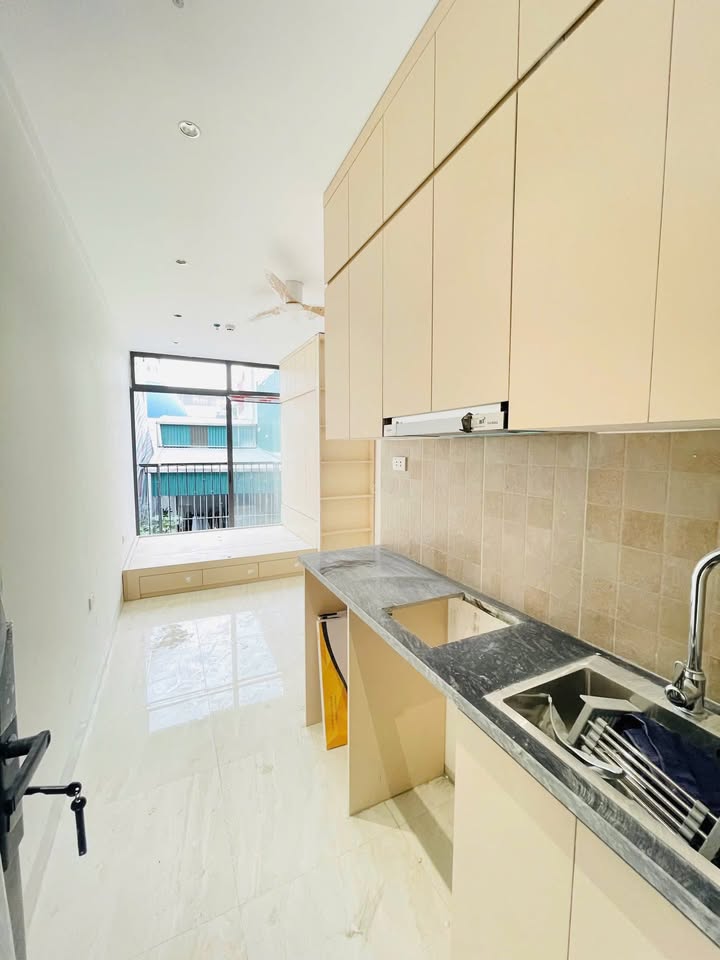 Căn hộ cho thuê tại Đống Đa 8 tầng - Nội thất cao cấp, sẵn sàng vào ở!