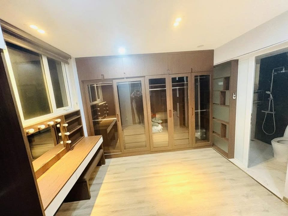 Căn hộ 2PN Geleximco Hoàng Cầu - Đống Đa 72m² giá 16 triệu - Vào ở ngay!