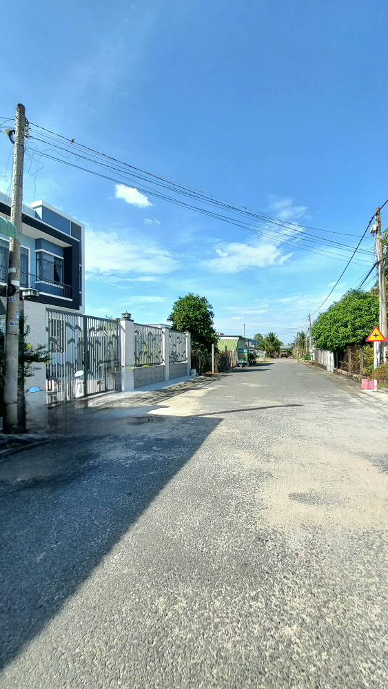 Nhà phố Tân Ninh Tây Ninh 174m² giá 1.8 tỷ - Nhà còn mới 90% sẵn sàng ở ngay!