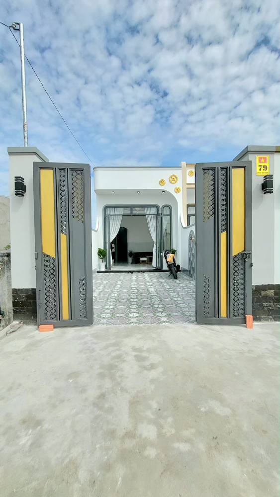 Nhà phố Hòa Thành, Tây Ninh 117m² giá 1.55 tỷ - Thiết kế hiện đại, vị trí đắc địa!