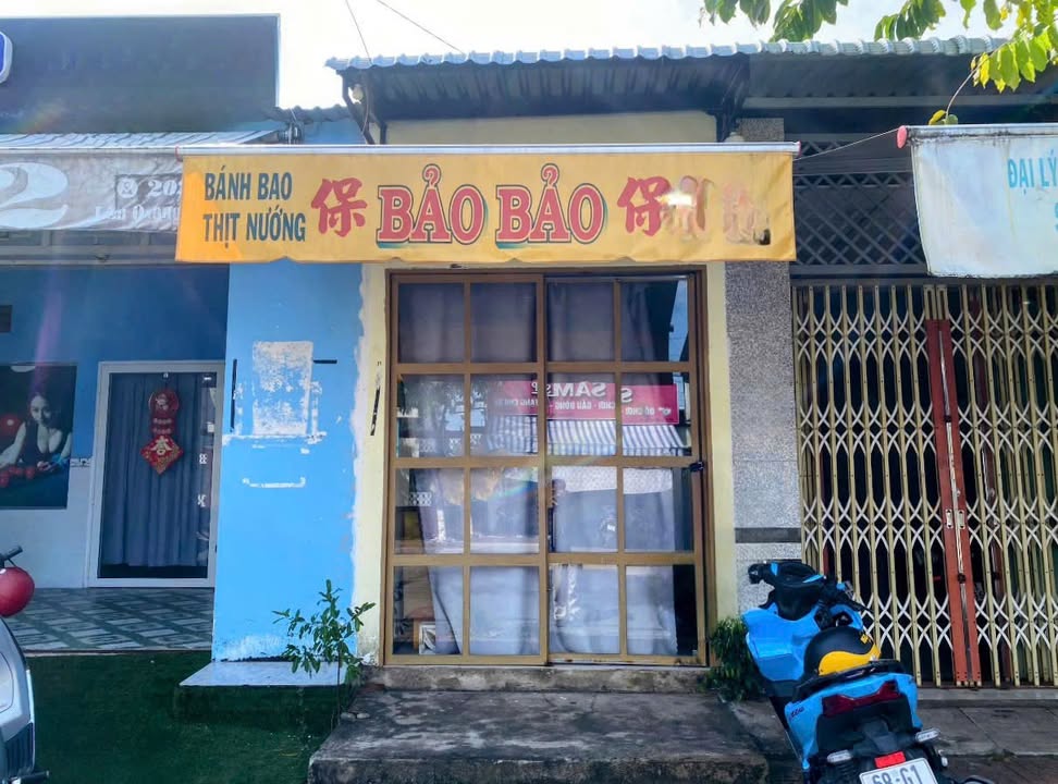 Cho thuê nhà mặt tiền đường Lâm Quang Ky, Rạch Giá, 2.8m x 15m - Tiện ích đa dạng!