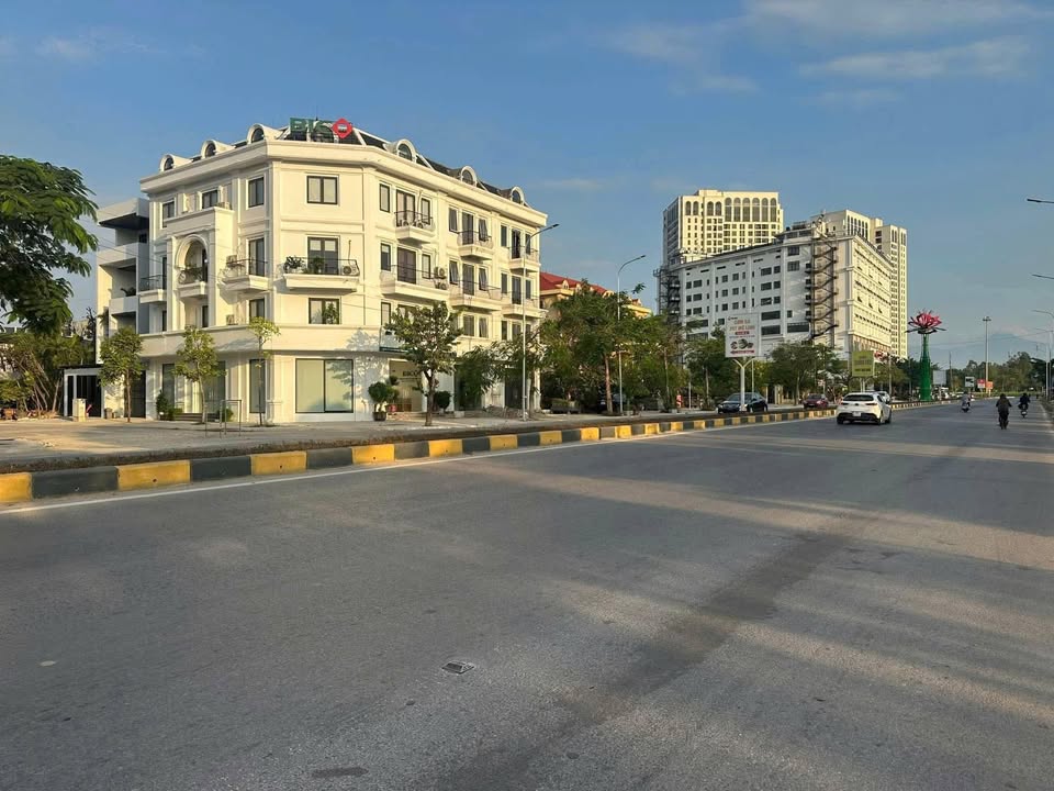 Nhà mặt phố Trần Phú, Vĩnh Yên 128m² giá 13.8 tỷ - Kinh doanh đắc địa!