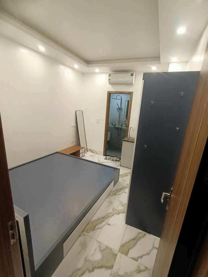 Căn hộ cho thuê tại Ngõ 181 Yên Lãng, Đống Đa 3.7 triệu - View Tàu Điện đẹp mắt!