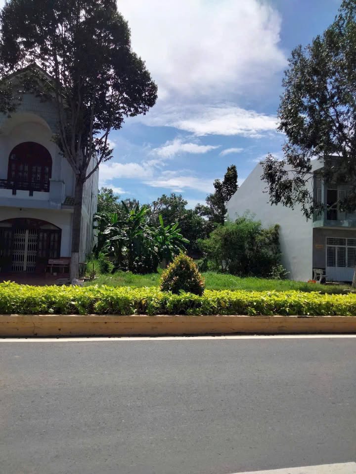 Đất nền mặt tiền Trần Hưng Đạo, TP.Sóc Trăng 200m² giá 7 tỷ - Đầu tư sinh lời ngay!