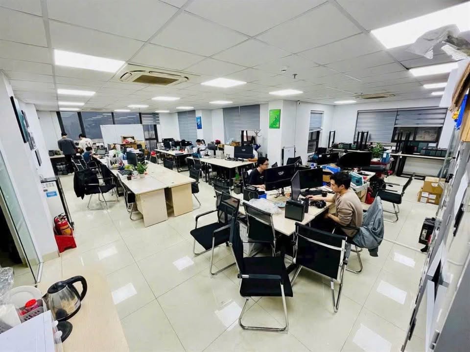 Văn phòng cho thuê tại Mỹ Đình 180m² giá 31 triệu - Full nội thất như ảnh!