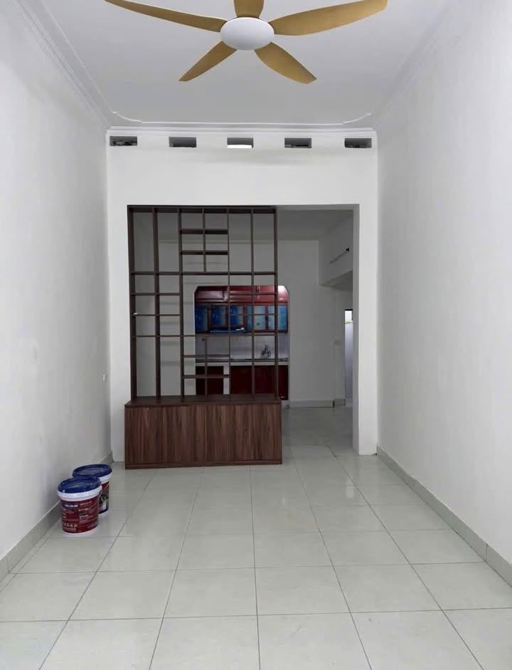 Bán đất Hạ Long 100m² giá 2.59 tỷ - Nhà 2 tầng sạch sẽ, đông nam mát mẻ!