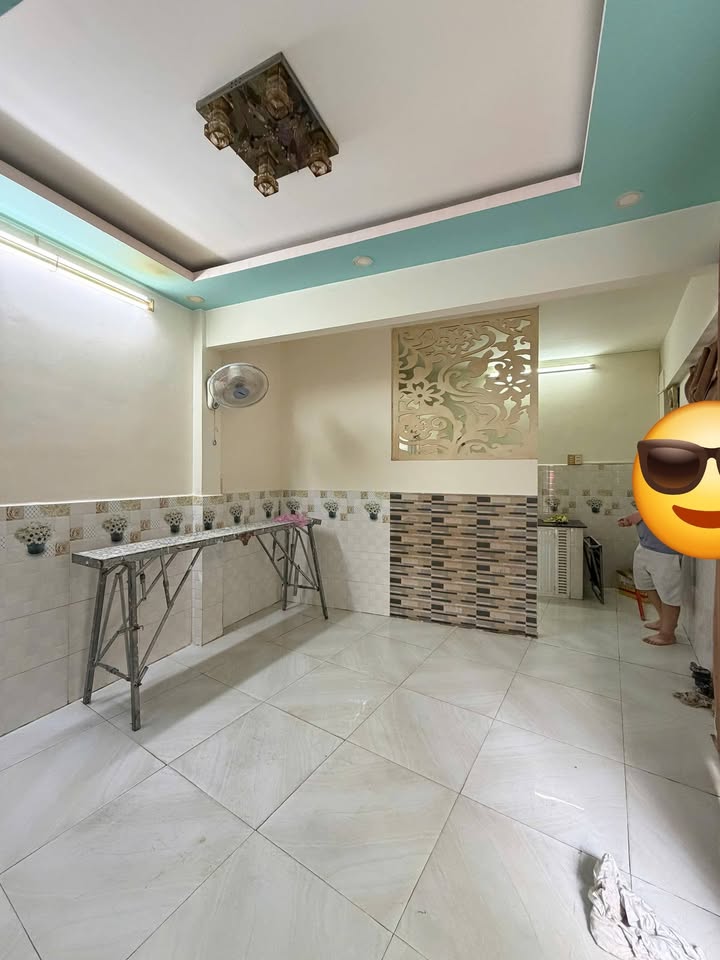 Nhà thuê hẻm Lạc Long Quân Quận 11 25.62m² giá 8 triệu - Gần công viên Đầm Sen!