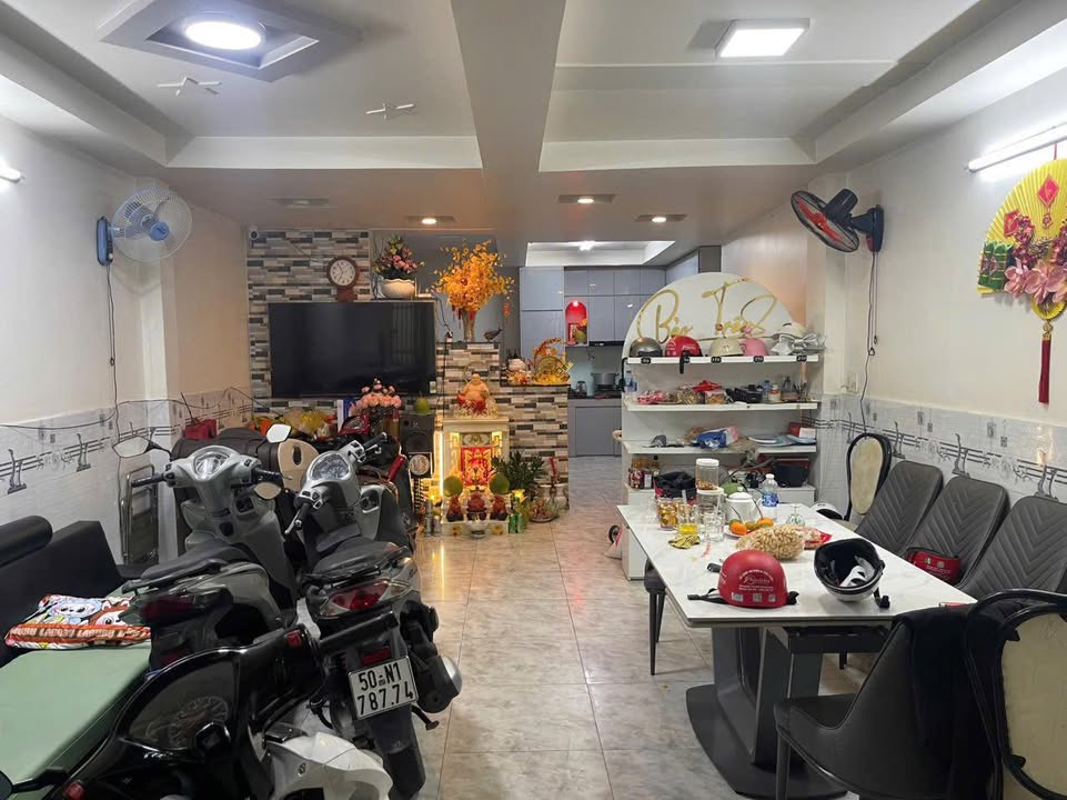 Nhà mặt tiền đường Dương Tự Quán, quận Bình Tân, giá 6.6 tỷ - Đầu tư sinh lời hấp dẫn!